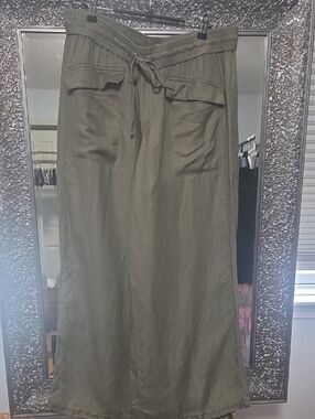 Lou & Grey Wide Leg Olive Green Linen Pants. NWT